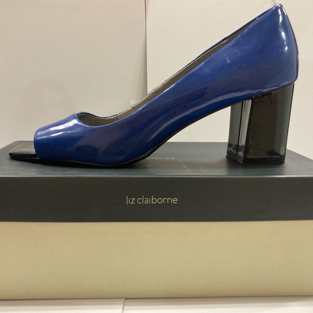 Liz Claiborne Women Size 10M Patent  Blue Peep  Toe 2.5 Inch  Block Heel Shoe